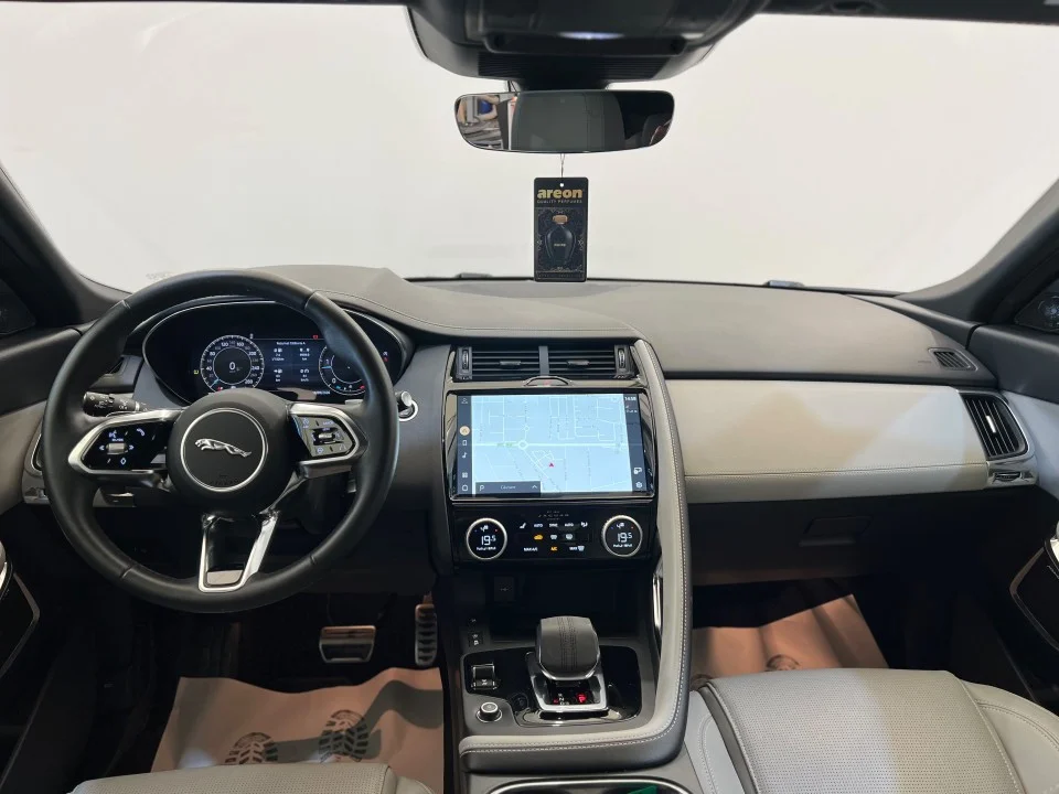 JAGUAR E-Pace în leasing operațional MOOV