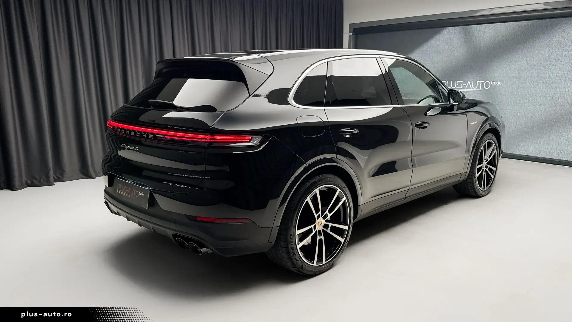 PORSCHE Cayenne în leasing operațional MOOV