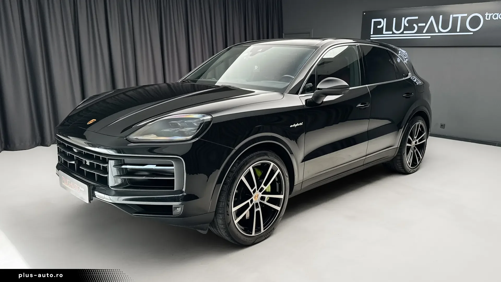 PORSCHE Cayenne în leasing operațional MOOV