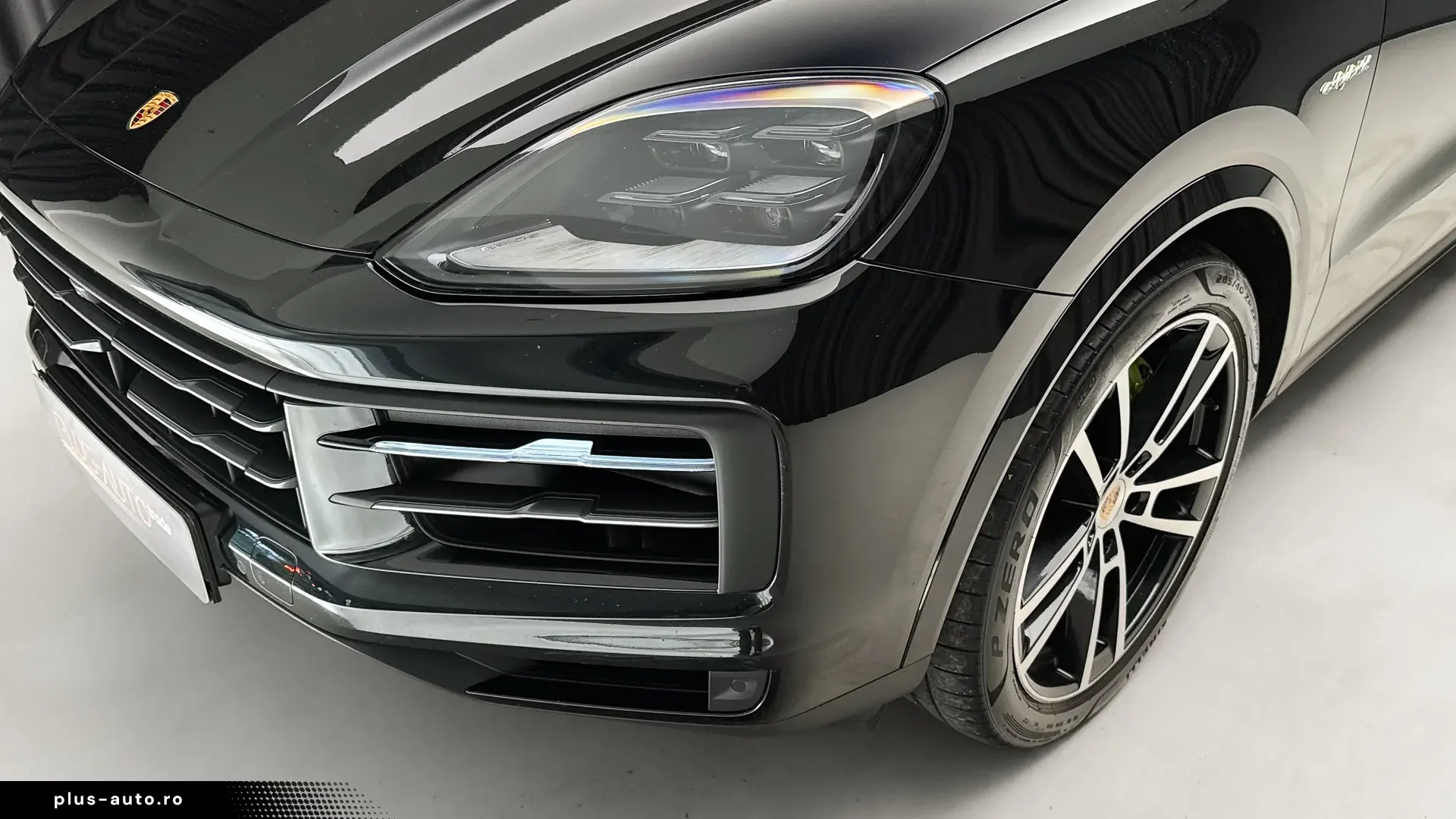 PORSCHE Cayenne în leasing operațional MOOV