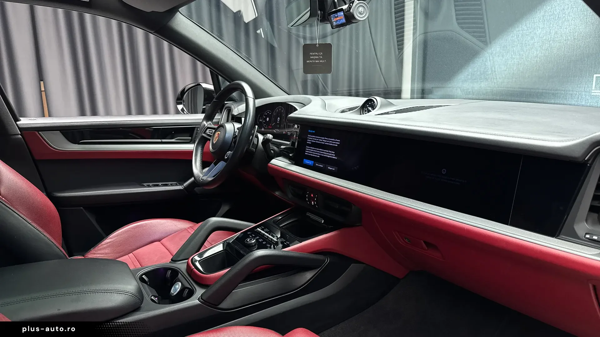 PORSCHE Cayenne în leasing operațional MOOV