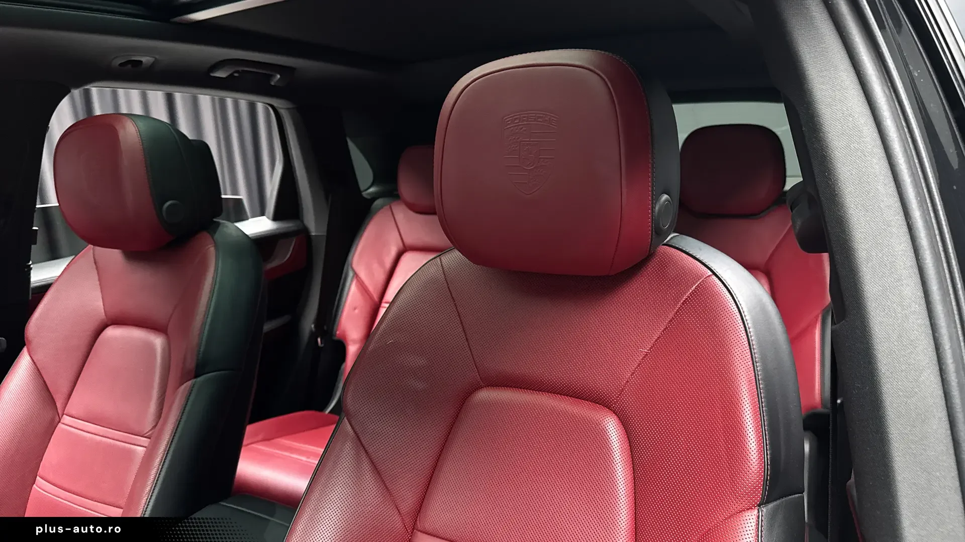 PORSCHE Cayenne în leasing operațional MOOV